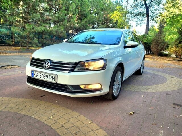 Белый Фольксваген Пассат, объемом двигателя 2 л и пробегом 300 тыс. км за 10700 $, фото 1 на Automoto.ua