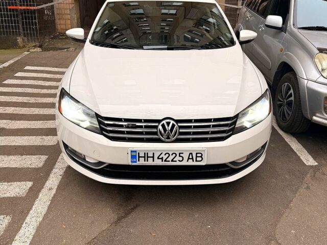 Белый Фольксваген Пассат, объемом двигателя 2 л и пробегом 169 тыс. км за 12800 $, фото 1 на Automoto.ua