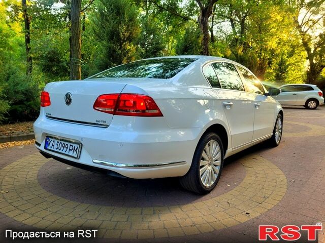 Белый Фольксваген Пассат, объемом двигателя 2 л и пробегом 300 тыс. км за 10300 $, фото 1 на Automoto.ua