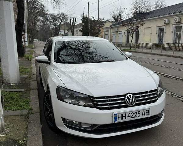 Белый Фольксваген Пассат, объемом двигателя 1.97 л и пробегом 169 тыс. км за 13500 $, фото 1 на Automoto.ua