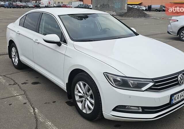 Білий Фольксваген Пассат, об'ємом двигуна 1.8 л та пробігом 216 тис. км за 14200 $, фото 1 на Automoto.ua