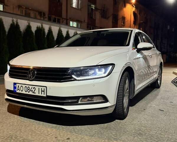 Белый Фольксваген Пассат, объемом двигателя 1.97 л и пробегом 261 тыс. км за 16600 $, фото 1 на Automoto.ua