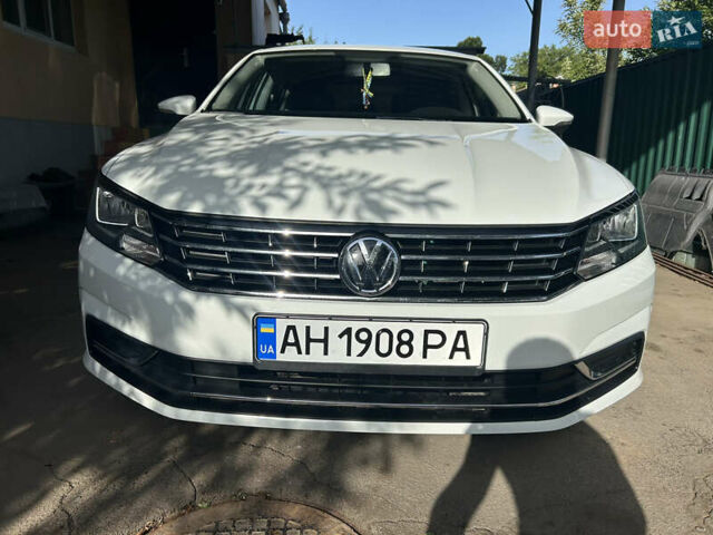 Білий Фольксваген Пассат, об'ємом двигуна 1.8 л та пробігом 165 тис. км за 12800 $, фото 1 на Automoto.ua