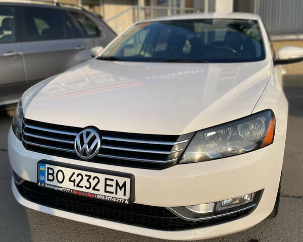 Белый Фольксваген Пассат, объемом двигателя 1.8 л и пробегом 236 тыс. км за 9999 $, фото 1 на Automoto.ua