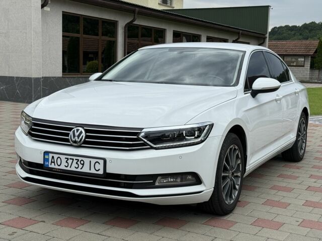 Белый Фольксваген Пассат, объемом двигателя 0 л и пробегом 173 тыс. км за 15999 $, фото 1 на Automoto.ua