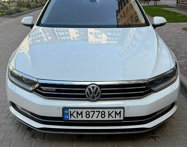 Белый Фольксваген Пассат, объемом двигателя 1.98 л и пробегом 250 тыс. км за 16800 $, фото 1 на Automoto.ua
