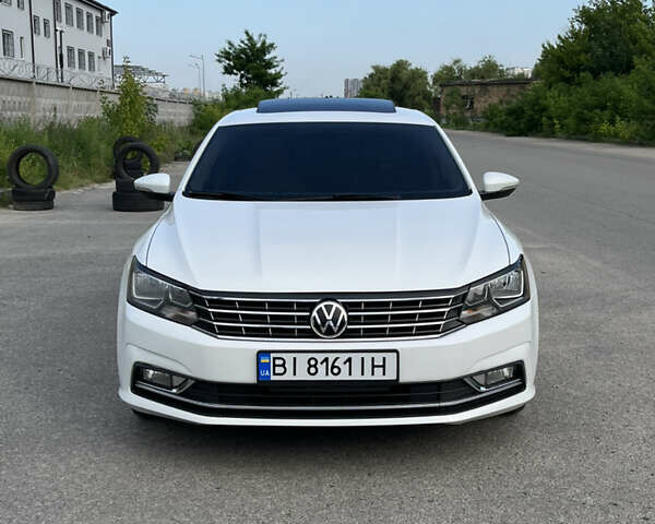 Белый Фольксваген Пассат, объемом двигателя 1.8 л и пробегом 297 тыс. км за 11800 $, фото 1 на Automoto.ua