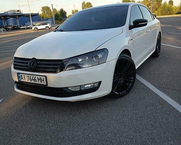 Белый Фольксваген Пассат, объемом двигателя 1.8 л и пробегом 226 тыс. км за 13500 $, фото 1 на Automoto.ua