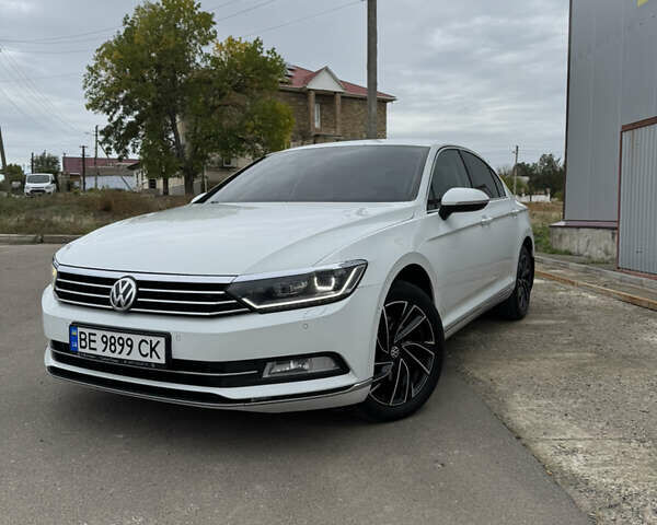 Белый Фольксваген Пассат, объемом двигателя 1.8 л и пробегом 190 тыс. км за 16500 $, фото 1 на Automoto.ua