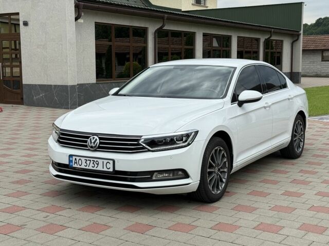 Белый Фольксваген Пассат, объемом двигателя 1.8 л и пробегом 186 тыс. км за 15053 $, фото 1 на Automoto.ua