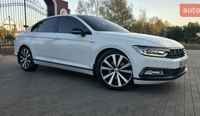 Белый Фольксваген Пассат, объемом двигателя 1.97 л и пробегом 235 тыс. км за 20000 $, фото 1 на Automoto.ua