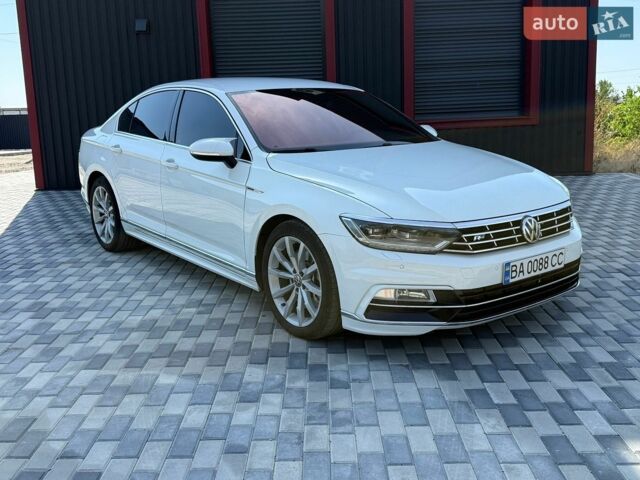 Белый Фольксваген Пассат, объемом двигателя 1.97 л и пробегом 120 тыс. км за 20777 $, фото 1 на Automoto.ua