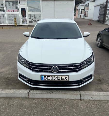 Белый Фольксваген Пассат, объемом двигателя 1.8 л и пробегом 250 тыс. км за 12100 $, фото 1 на Automoto.ua
