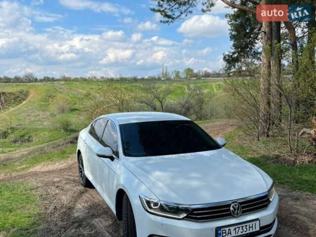 Белый Фольксваген Пассат, объемом двигателя 1.97 л и пробегом 255 тыс. км за 14700 $, фото 1 на Automoto.ua