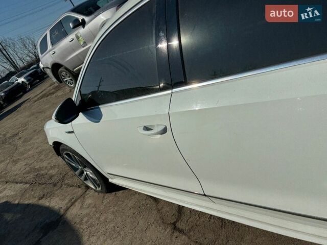 Белый Фольксваген Пассат, объемом двигателя 1.8 л и пробегом 173 тыс. км за 7900 $, фото 1 на Automoto.ua