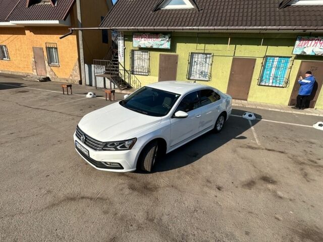 Білий Фольксваген Пассат, об'ємом двигуна 1.8 л та пробігом 257 тис. км за 9400 $, фото 1 на Automoto.ua