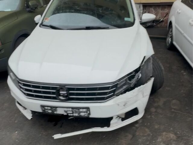 Белый Фольксваген Пассат, объемом двигателя 1.8 л и пробегом 97 тыс. км за 6500 $, фото 1 на Automoto.ua