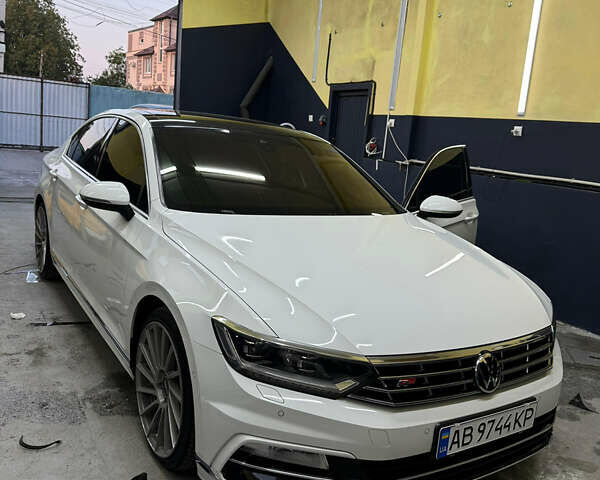 Белый Фольксваген Пассат, объемом двигателя 1.97 л и пробегом 220 тыс. км за 19999 $, фото 1 на Automoto.ua