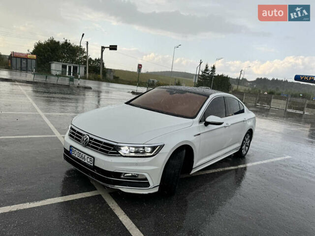 Белый Фольксваген Пассат, объемом двигателя 1.97 л и пробегом 206 тыс. км за 25000 $, фото 1 на Automoto.ua
