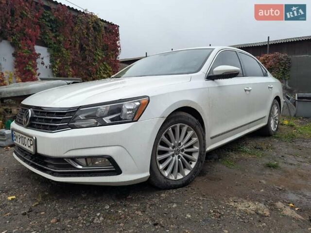 Білий Фольксваген Пассат, об'ємом двигуна 1.8 л та пробігом 101 тис. км за 13500 $, фото 1 на Automoto.ua