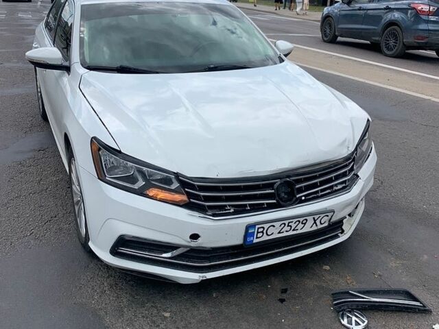 Білий Фольксваген Пассат, об'ємом двигуна 1.8 л та пробігом 218 тис. км за 8900 $, фото 1 на Automoto.ua