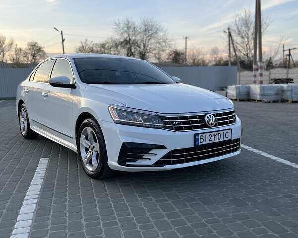 Белый Фольксваген Пассат, объемом двигателя 1.8 л и пробегом 90 тыс. км за 15949 $, фото 1 на Automoto.ua
