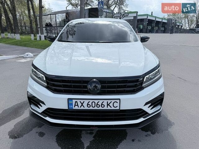 Белый Фольксваген Пассат, объемом двигателя 1.8 л и пробегом 111 тыс. км за 15600 $, фото 1 на Automoto.ua
