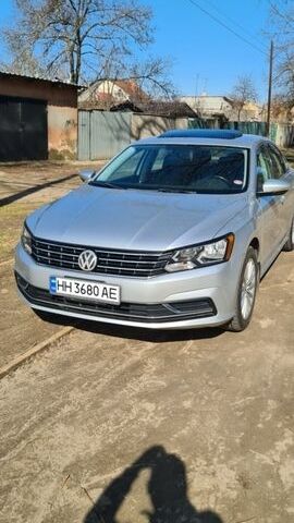 Белый Фольксваген Пассат, объемом двигателя 1.8 л и пробегом 182 тыс. км за 12700 $, фото 1 на Automoto.ua