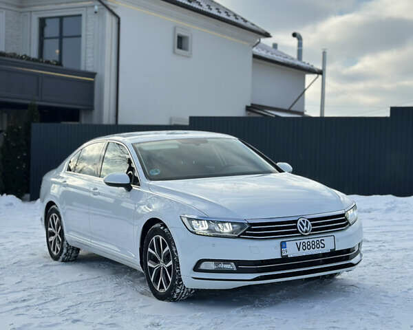 Белый Фольксваген Пассат, объемом двигателя 1.97 л и пробегом 264 тыс. км за 14800 $, фото 1 на Automoto.ua