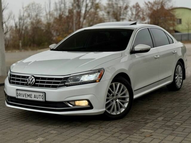 Белый Фольксваген Пассат, объемом двигателя 1.8 л и пробегом 165 тыс. км за 12199 $, фото 1 на Automoto.ua