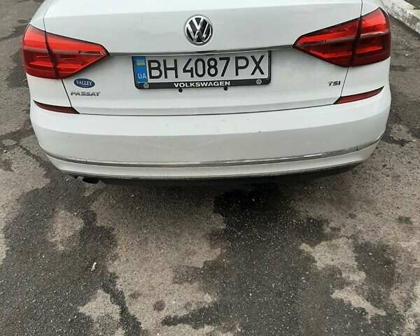 Білий Фольксваген Пассат, об'ємом двигуна 1.8 л та пробігом 199 тис. км за 13200 $, фото 1 на Automoto.ua