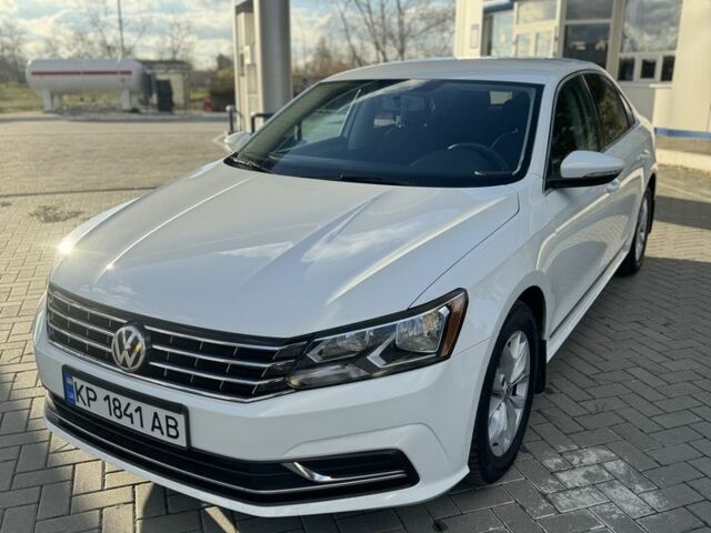 Белый Фольксваген Пассат, объемом двигателя 1.8 л и пробегом 107 тыс. км за 12300 $, фото 1 на Automoto.ua