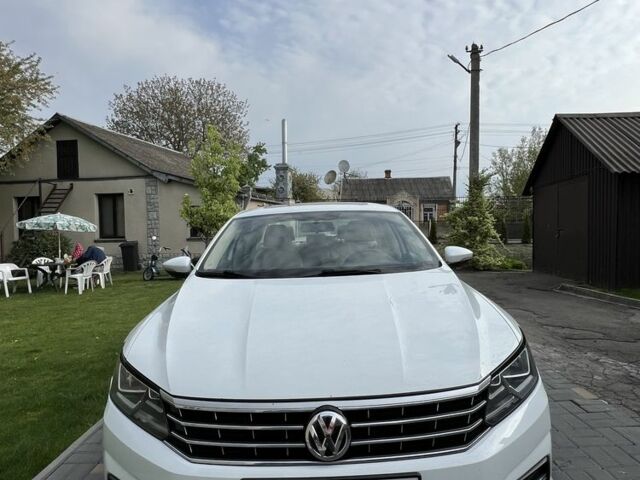 Белый Фольксваген Пассат, объемом двигателя 1.8 л и пробегом 217 тыс. км за 10500 $, фото 1 на Automoto.ua