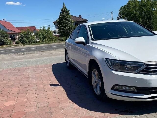 Білий Фольксваген Пассат, об'ємом двигуна 1.97 л та пробігом 235 тис. км за 12500 $, фото 1 на Automoto.ua