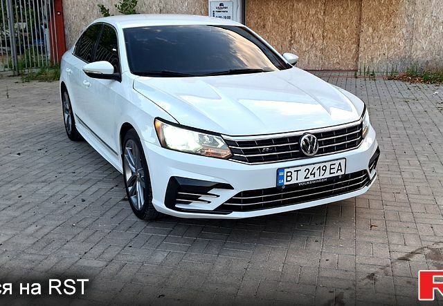 Білий Фольксваген Пассат, об'ємом двигуна 1.8 л та пробігом 141 тис. км за 13000 $, фото 1 на Automoto.ua