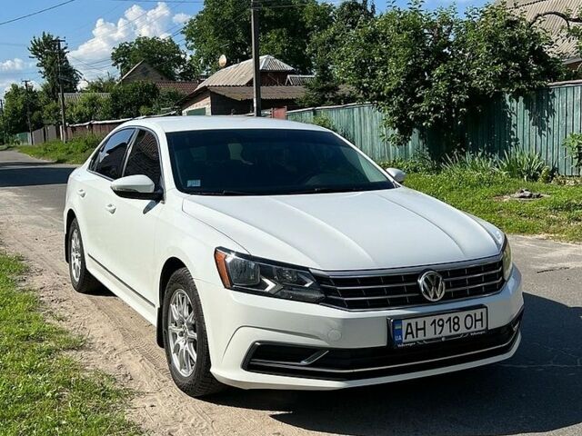 Білий Фольксваген Пассат, об'ємом двигуна 1.8 л та пробігом 150 тис. км за 11800 $, фото 1 на Automoto.ua