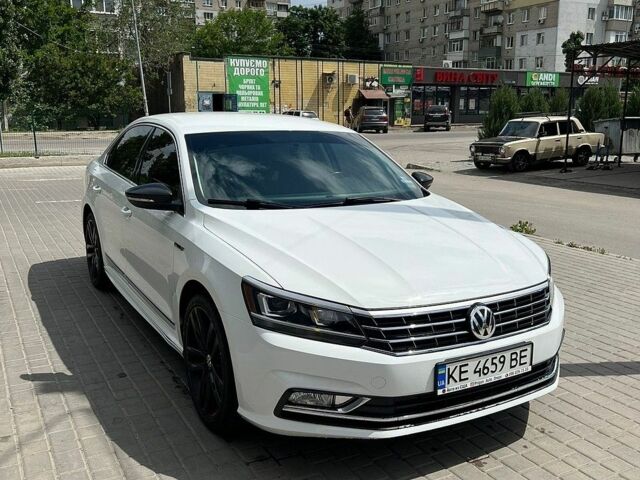 Белый Фольксваген Пассат, объемом двигателя 1.8 л и пробегом 151 тыс. км за 13700 $, фото 1 на Automoto.ua