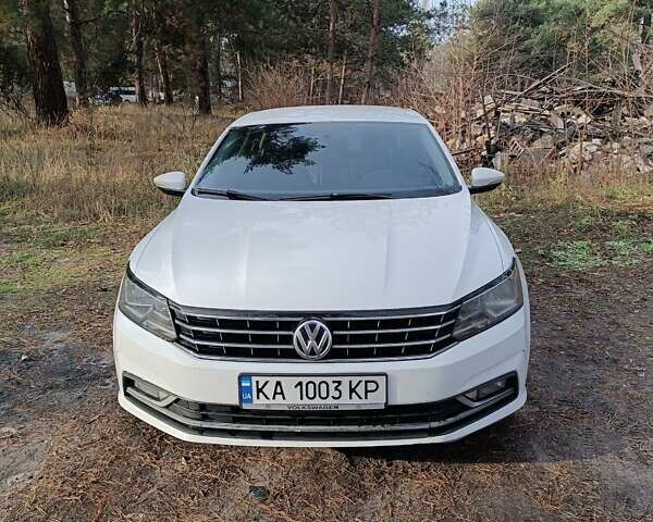 Белый Фольксваген Пассат, объемом двигателя 1.78 л и пробегом 175 тыс. км за 11800 $, фото 1 на Automoto.ua