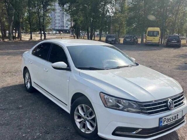 Белый Фольксваген Пассат, объемом двигателя 1.8 л и пробегом 180 тыс. км за 13505 $, фото 1 на Automoto.ua