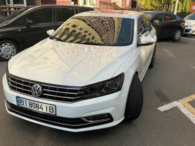 Білий Фольксваген Пассат, об'ємом двигуна 1.8 л та пробігом 180 тис. км за 12500 $, фото 1 на Automoto.ua