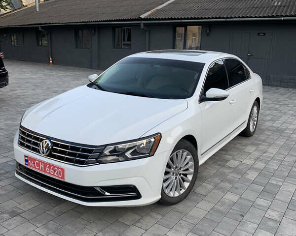 Белый Фольксваген Пассат, объемом двигателя 1.8 л и пробегом 209 тыс. км за 12500 $, фото 1 на Automoto.ua