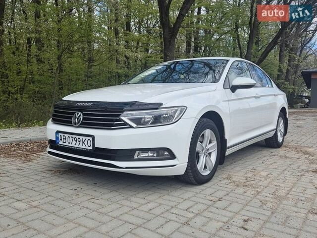 Белый Фольксваген Пассат, объемом двигателя 1.97 л и пробегом 290 тыс. км за 12800 $, фото 1 на Automoto.ua