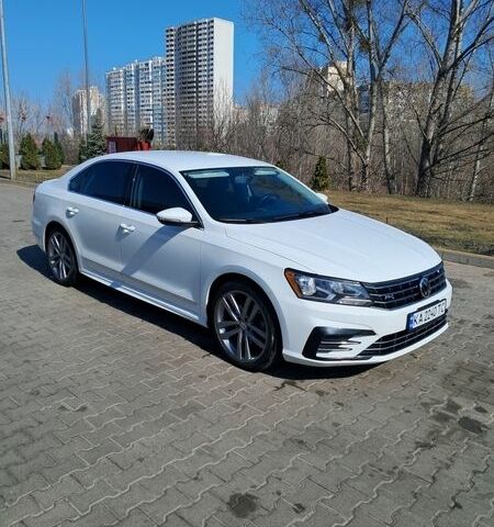 Білий Фольксваген Пассат, об'ємом двигуна 1.8 л та пробігом 129 тис. км за 14200 $, фото 1 на Automoto.ua