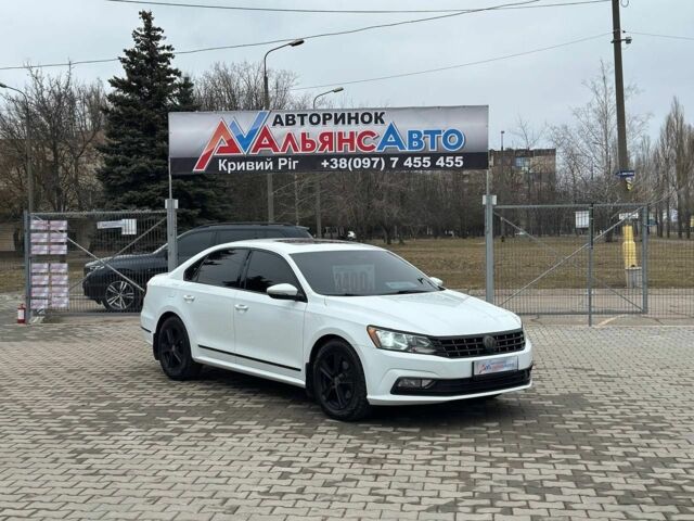 Белый Фольксваген Пассат, объемом двигателя 1.8 л и пробегом 163 тыс. км за 13999 $, фото 1 на Automoto.ua