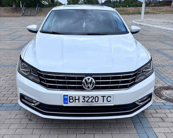 Белый Фольксваген Пассат, объемом двигателя 1.8 л и пробегом 79 тыс. км за 14900 $, фото 1 на Automoto.ua