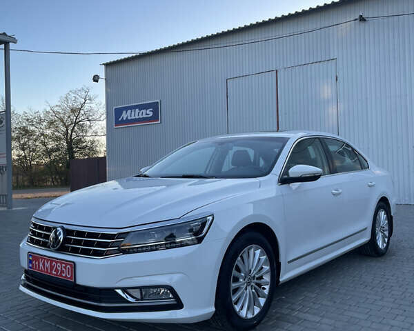 Белый Фольксваген Пассат, объемом двигателя 0 л и пробегом 38 тыс. км за 15600 $, фото 1 на Automoto.ua