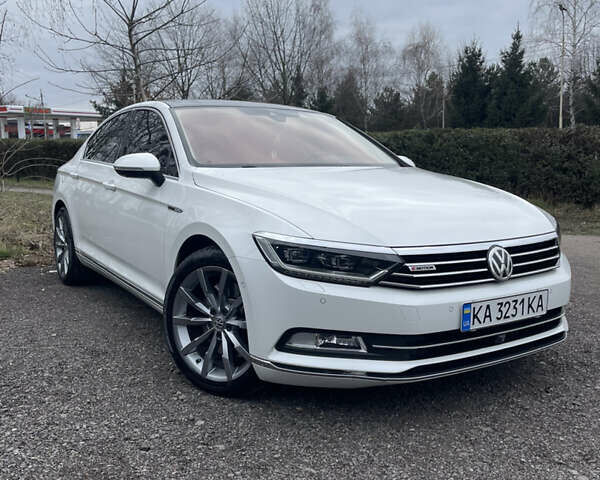 Білий Фольксваген Пассат, об'ємом двигуна 2 л та пробігом 255 тис. км за 21000 $, фото 1 на Automoto.ua