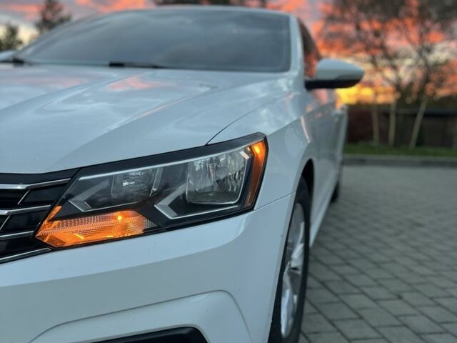 Білий Фольксваген Пассат, об'ємом двигуна 1.8 л та пробігом 138 тис. км за 11900 $, фото 1 на Automoto.ua