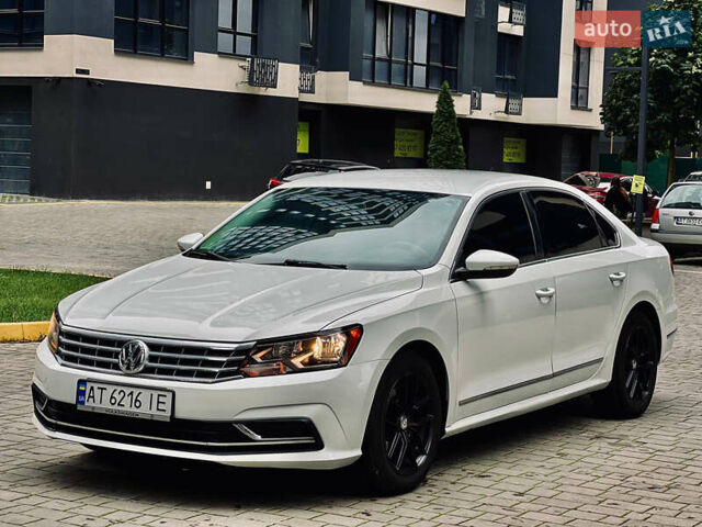Білий Фольксваген Пассат, об'ємом двигуна 1.8 л та пробігом 214 тис. км за 11700 $, фото 1 на Automoto.ua