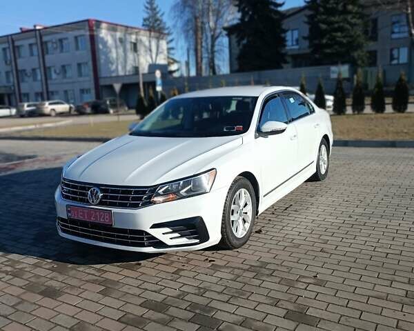 Білий Фольксваген Пассат, об'ємом двигуна 1.8 л та пробігом 234 тис. км за 10200 $, фото 1 на Automoto.ua